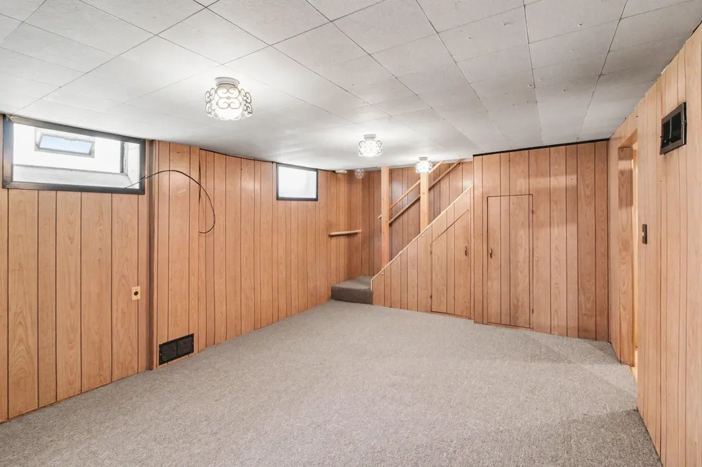 826 Irving Avenue Royal Oak City MI 48067