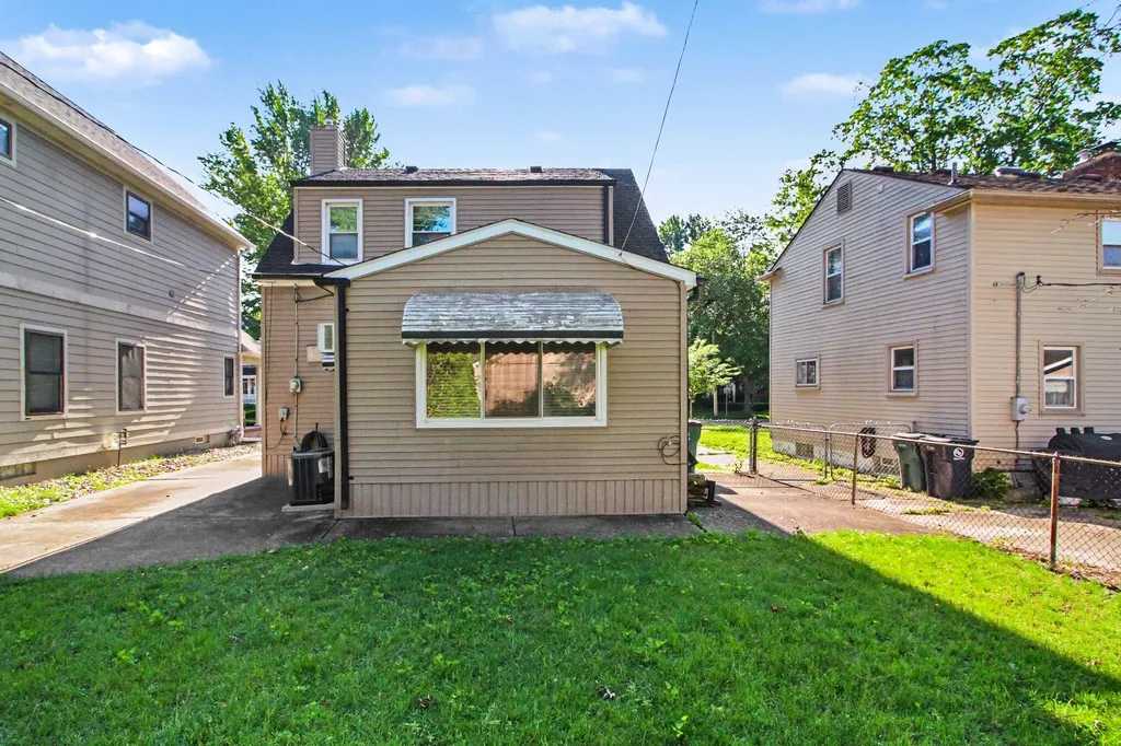 826 Irving Avenue Royal Oak City MI 48067
