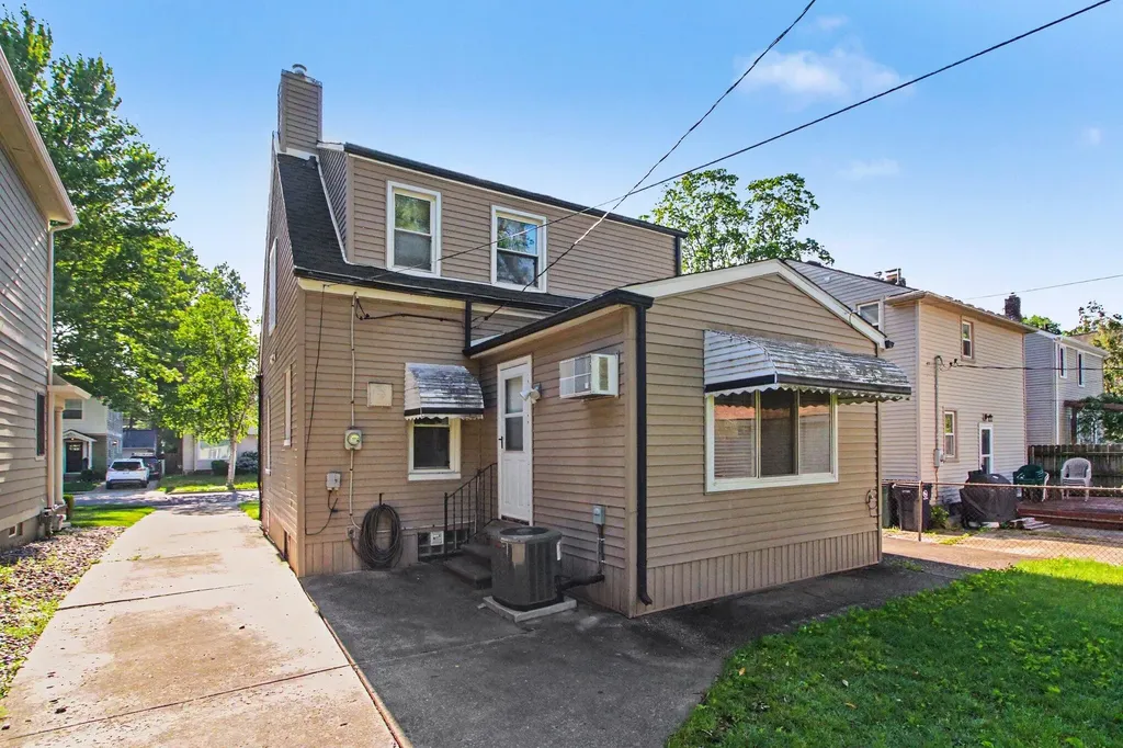 826 Irving Avenue Royal Oak City MI 48067