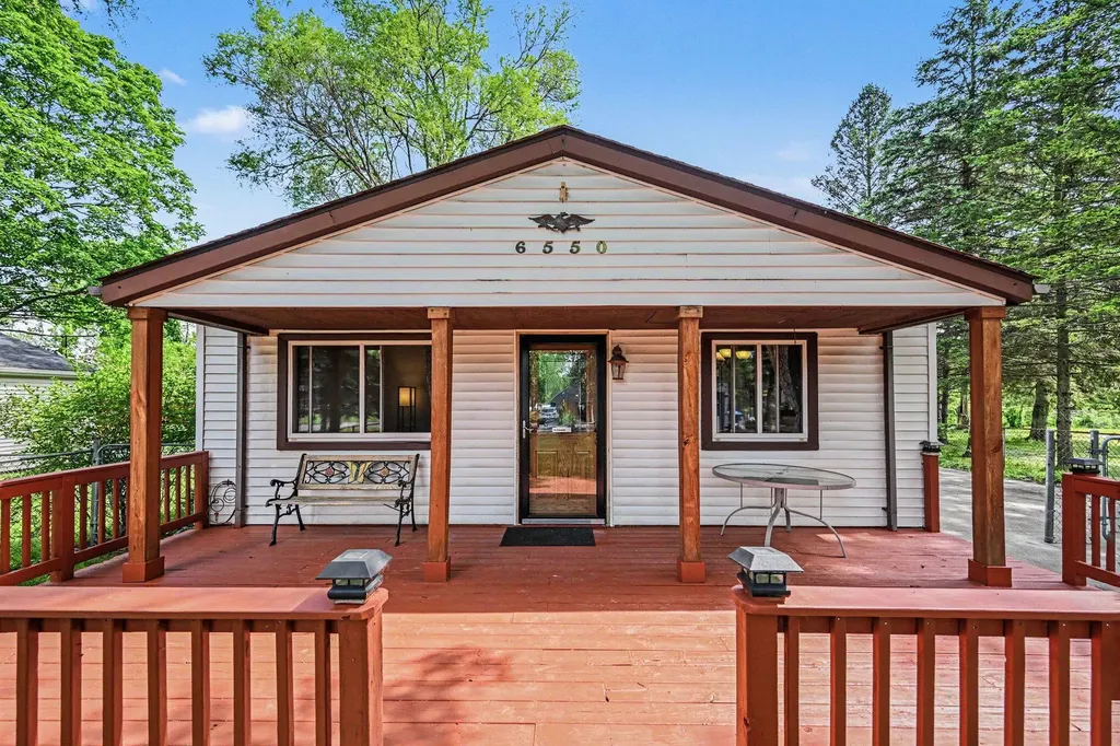 6550 Saline Drive Waterford Charter Township MI 48329