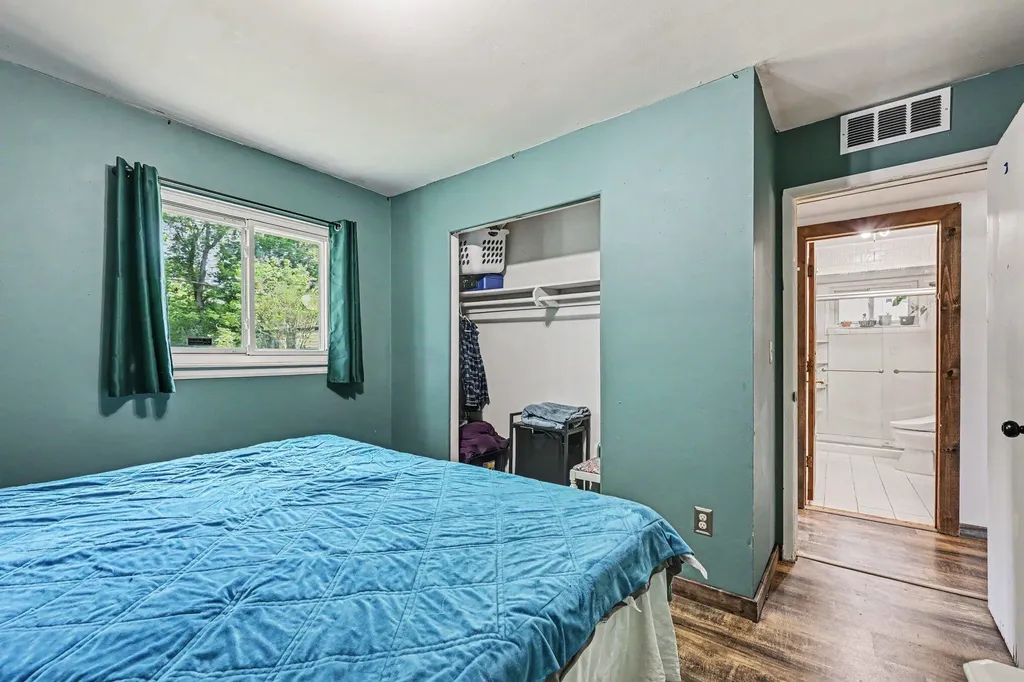 6550 Saline Drive Waterford Charter Township MI 48329