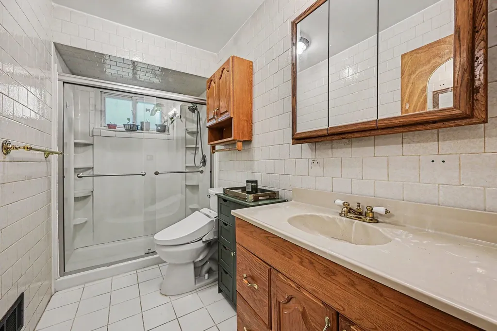 6550 Saline Drive Waterford Charter Township MI 48329