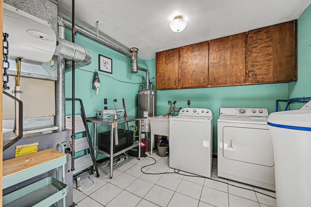 6550 Saline Drive Waterford Charter Township MI 48329