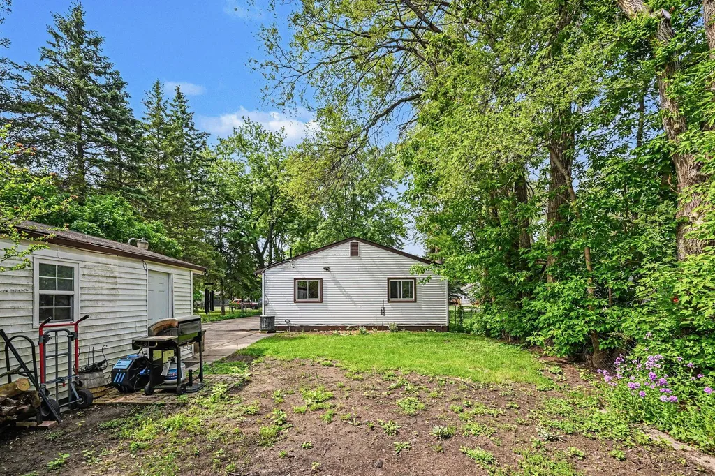6550 Saline Drive Waterford Charter Township MI 48329