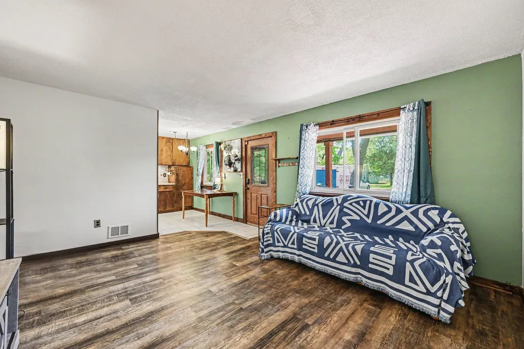 6550 Saline Drive Waterford Charter Township MI 48329
