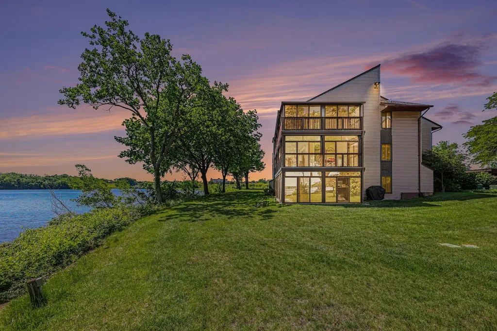 550 Cliffs Drive Ypsilanti Charter Township MI 48198