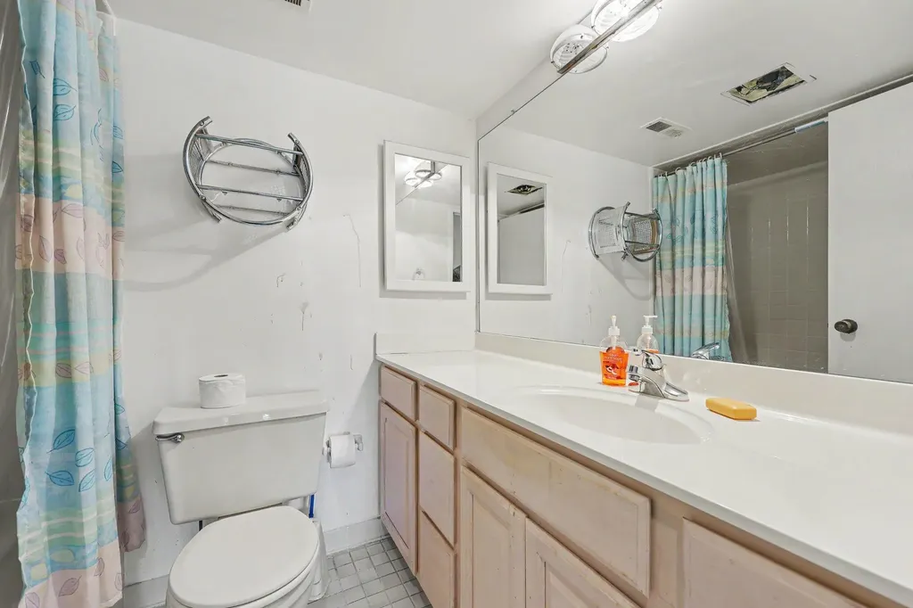550 Cliffs Drive Ypsilanti Charter Township MI 48198