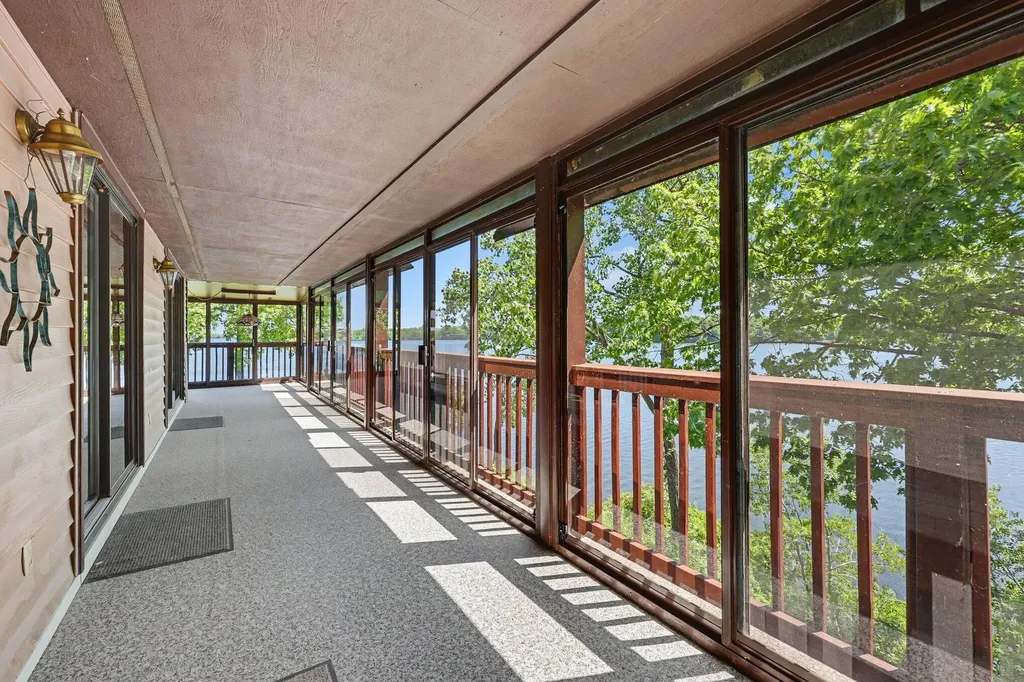 550 Cliffs Drive Ypsilanti Charter Township MI 48198