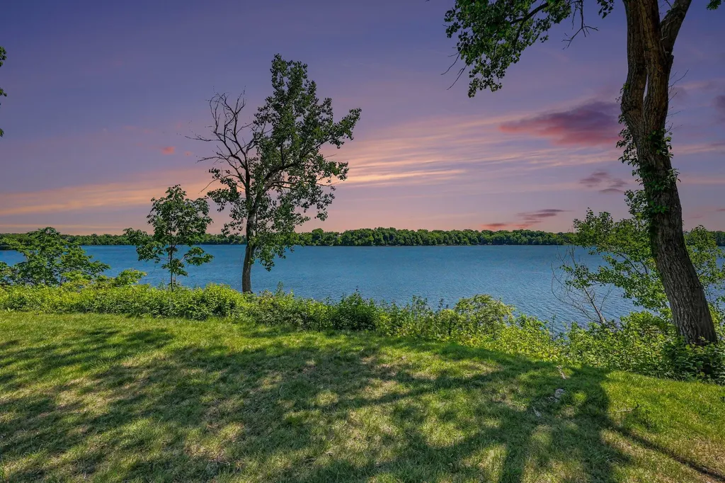 550 Cliffs Drive Ypsilanti Charter Township MI 48198