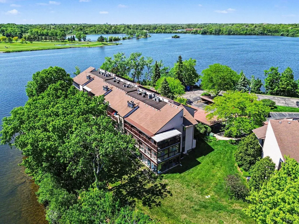 550 Cliffs Drive Ypsilanti Charter Township MI 48198