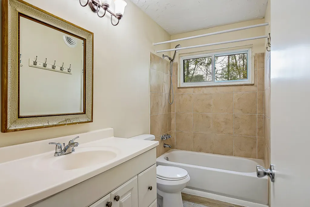 1398 Hunter Avenue Ypsilanti Charter Township MI 48198