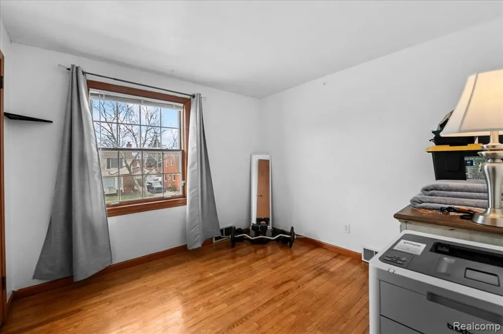 6716 Rosedale Boulevard Allen Park City MI 48101