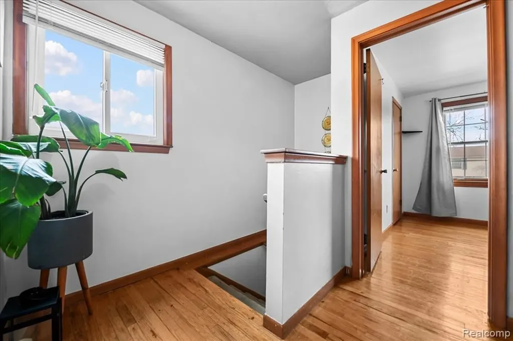 6716 Rosedale Boulevard Allen Park City MI 48101