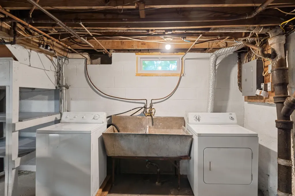 2861 Crystal Drive Pittsfield Charter Township MI 48108