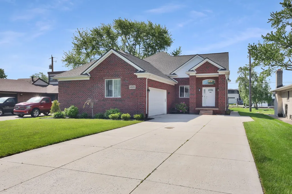 48484 Jefferson Avenue Chesterfield Township MI 48047