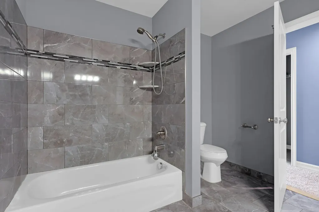 48484 Jefferson Avenue Chesterfield Township MI 48047