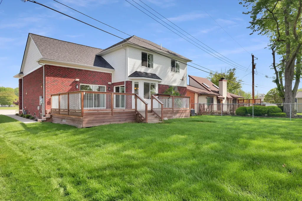 48484 Jefferson Avenue Chesterfield Township MI 48047