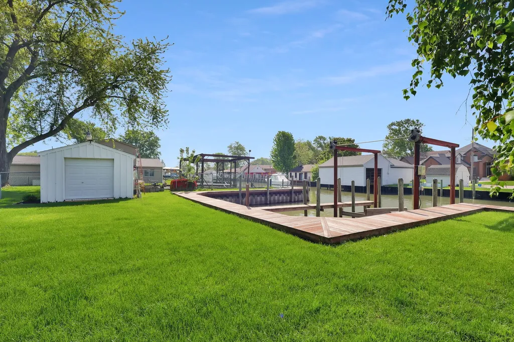 48484 Jefferson Avenue Chesterfield Township MI 48047