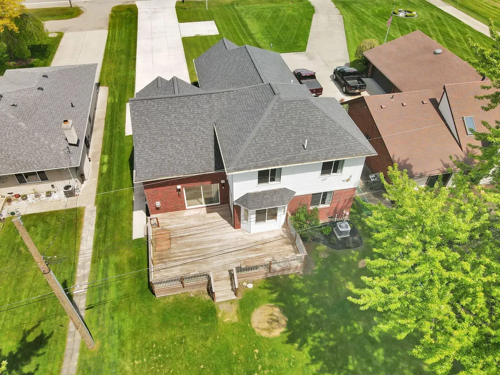 48484 Jefferson Avenue Chesterfield Township MI 48047