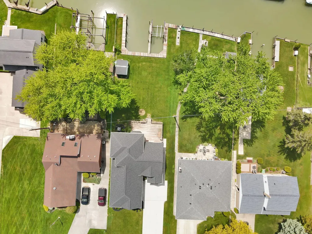 48484 Jefferson Avenue Chesterfield Township MI 48047