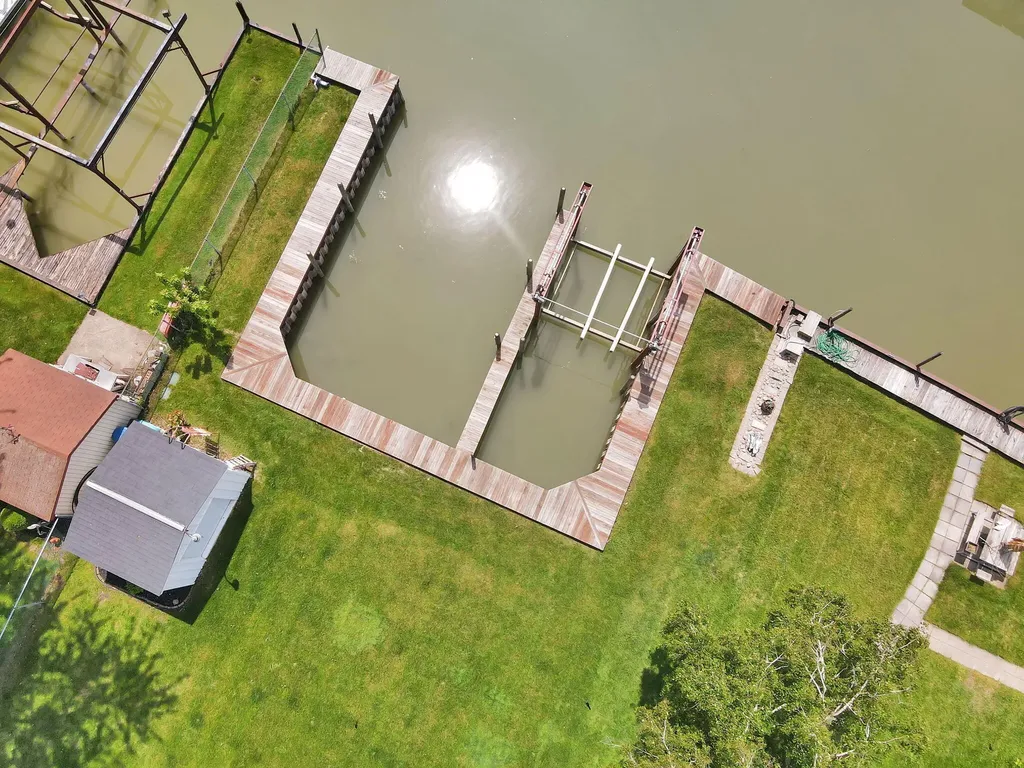 48484 Jefferson Avenue Chesterfield Township MI 48047