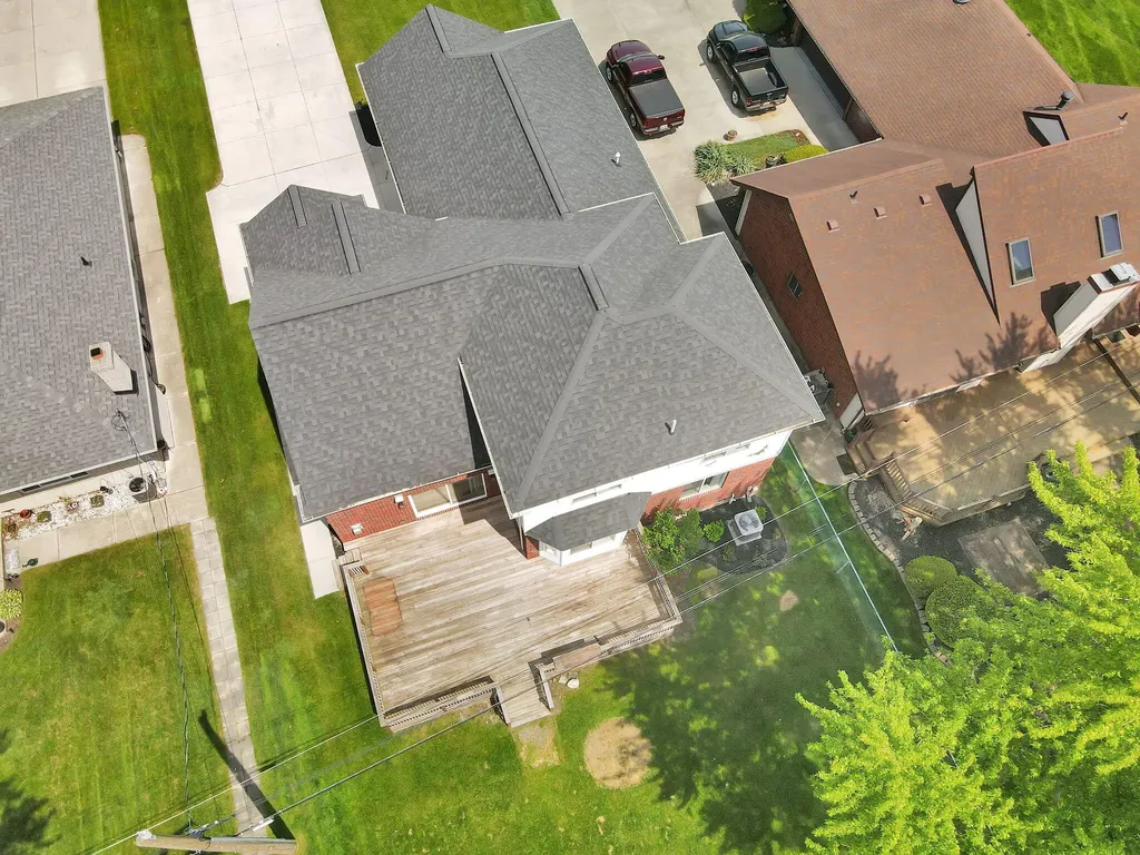48484 Jefferson Avenue Chesterfield Township MI 48047