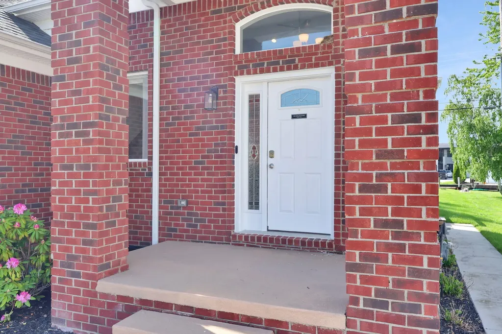 48484 Jefferson Avenue Chesterfield Township MI 48047