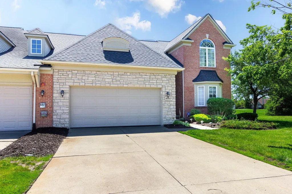 47507 Vistas Cir Drive N Canton Charter Township MI 48188