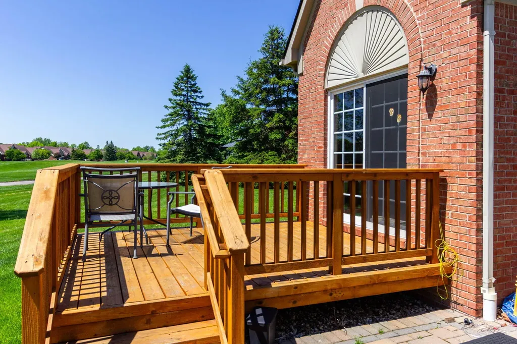 47507 Vistas Cir Drive N Canton Charter Township MI 48188