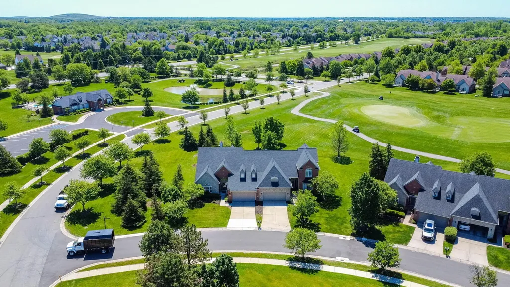 47507 Vistas Cir Drive N Canton Charter Township MI 48188