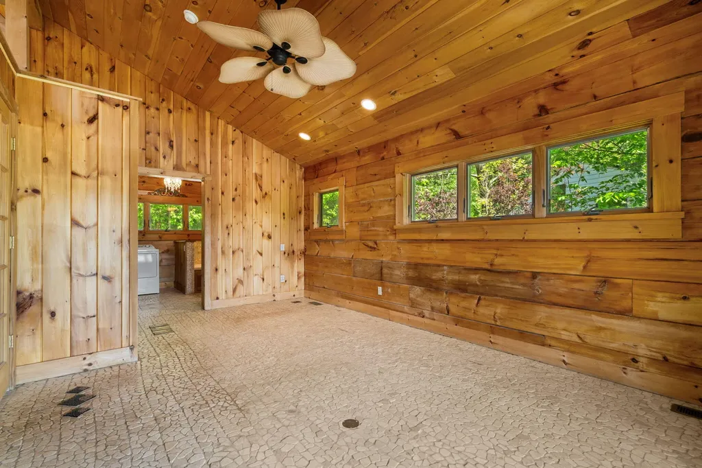 210 Spring Lake Drive Sylvan Township MI 48118
