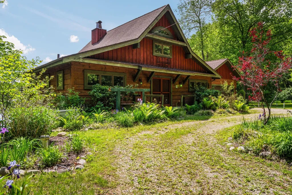 210 Spring Lake Drive Sylvan Township MI 48118