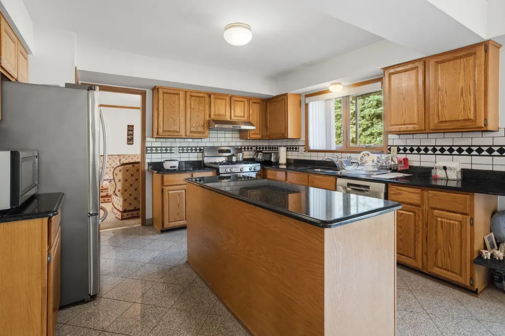 1176 Bradbury Drive Troy City MI 48098
