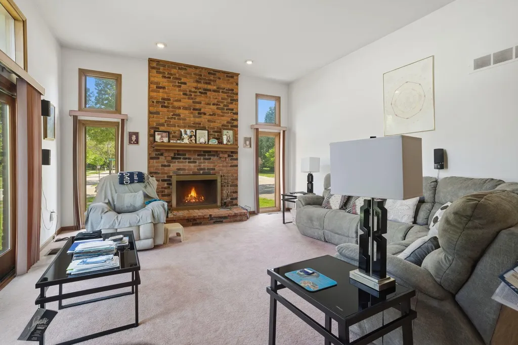 1176 Bradbury Drive Troy City MI 48098