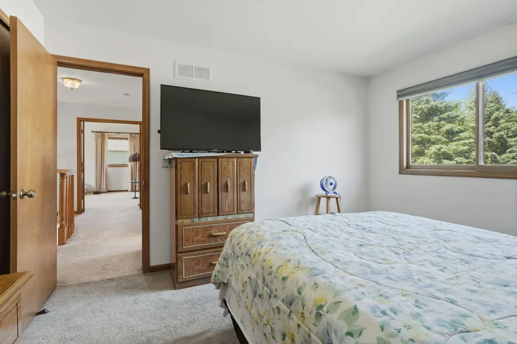 1176 Bradbury Drive Troy City MI 48098