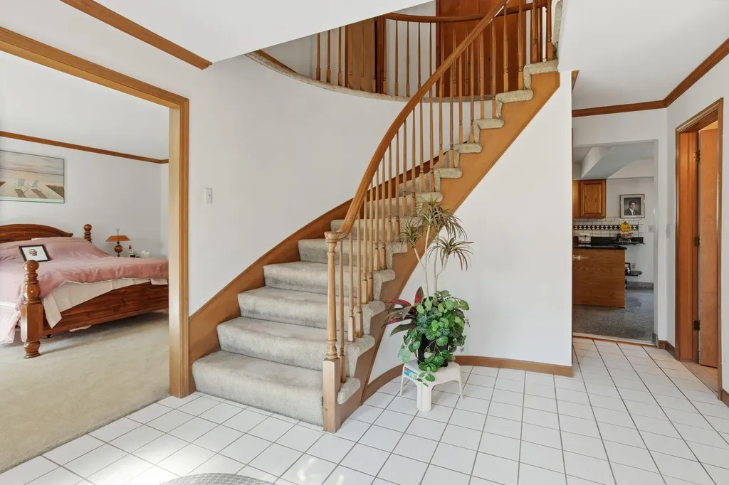 1176 Bradbury Drive Troy City MI 48098