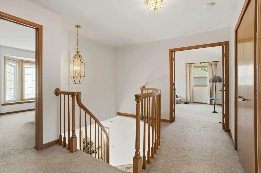 1176 Bradbury Drive Troy City MI 48098