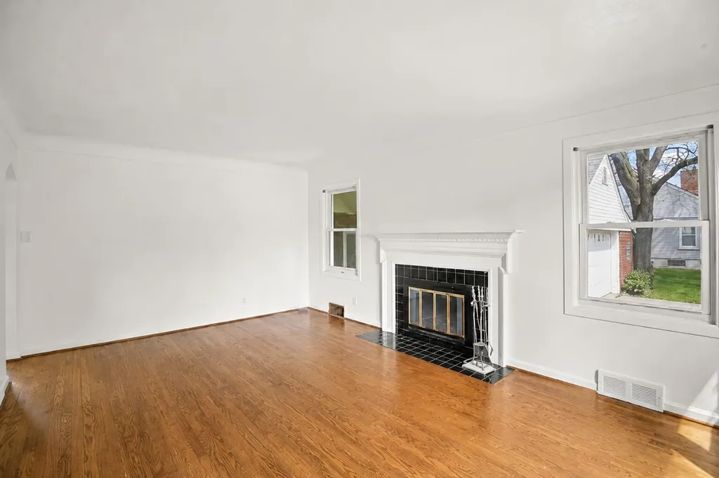 13660 Winchester Street Oak Park City MI 48237
