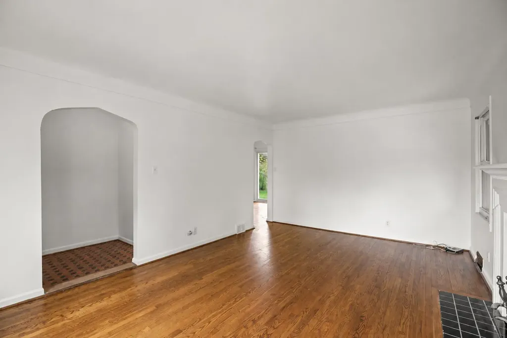 13660 Winchester Street Oak Park City MI 48237