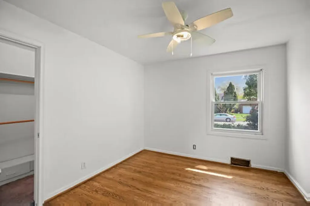 13660 Winchester Street Oak Park City MI 48237