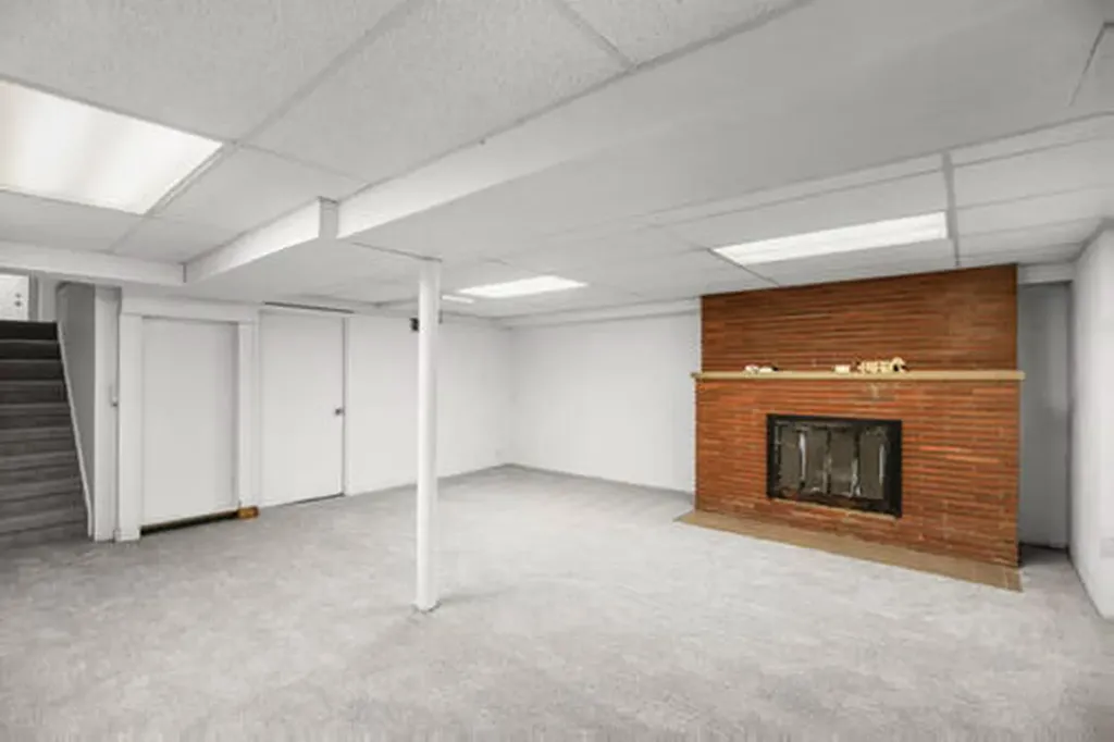 13660 Winchester Street Oak Park City MI 48237