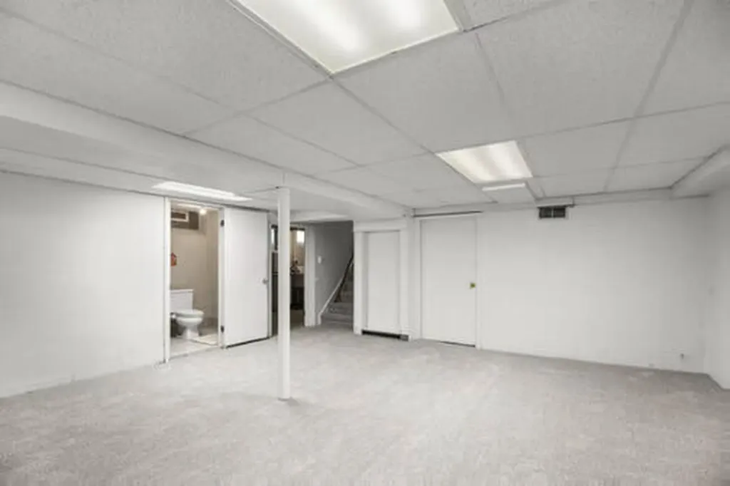 13660 Winchester Street Oak Park City MI 48237