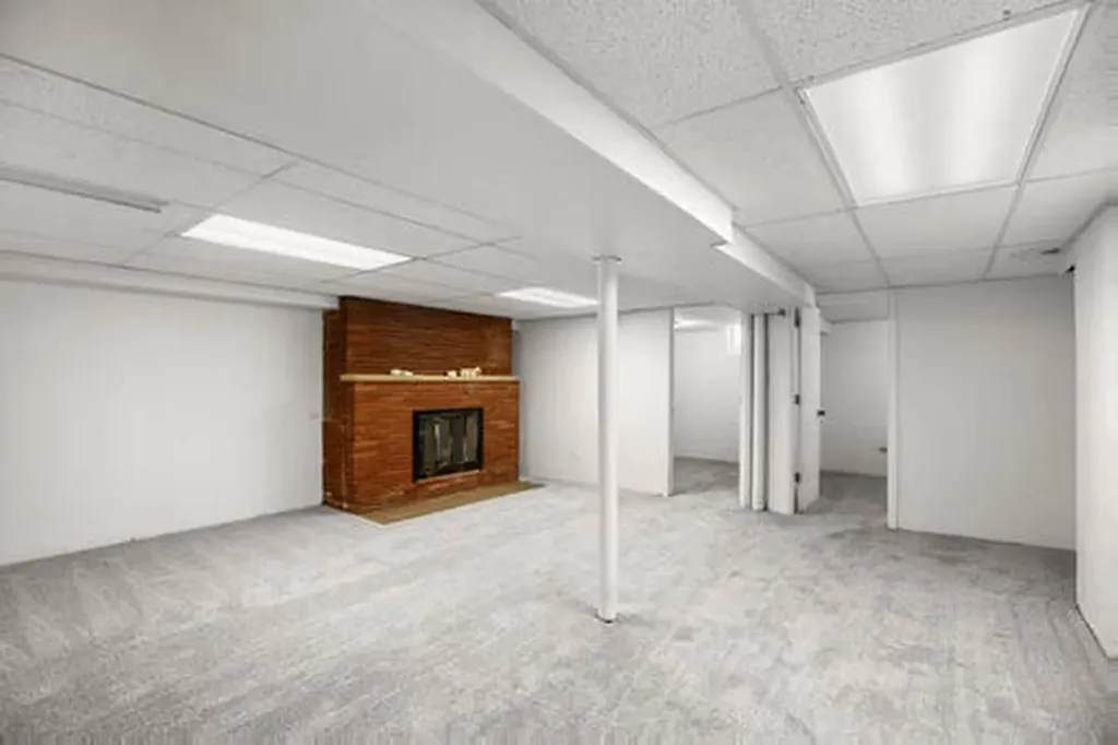 13660 Winchester Street Oak Park City MI 48237