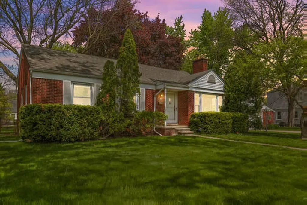 13660 Winchester Street Oak Park City MI 48237