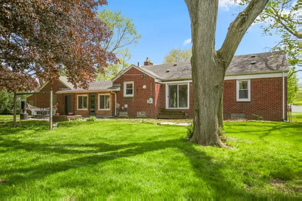 13660 Winchester Street Oak Park City MI 48237