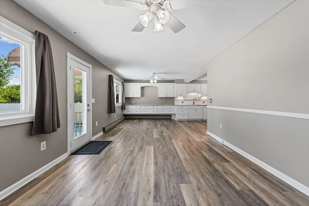29932 John Hauk Street Garden City City MI 48135