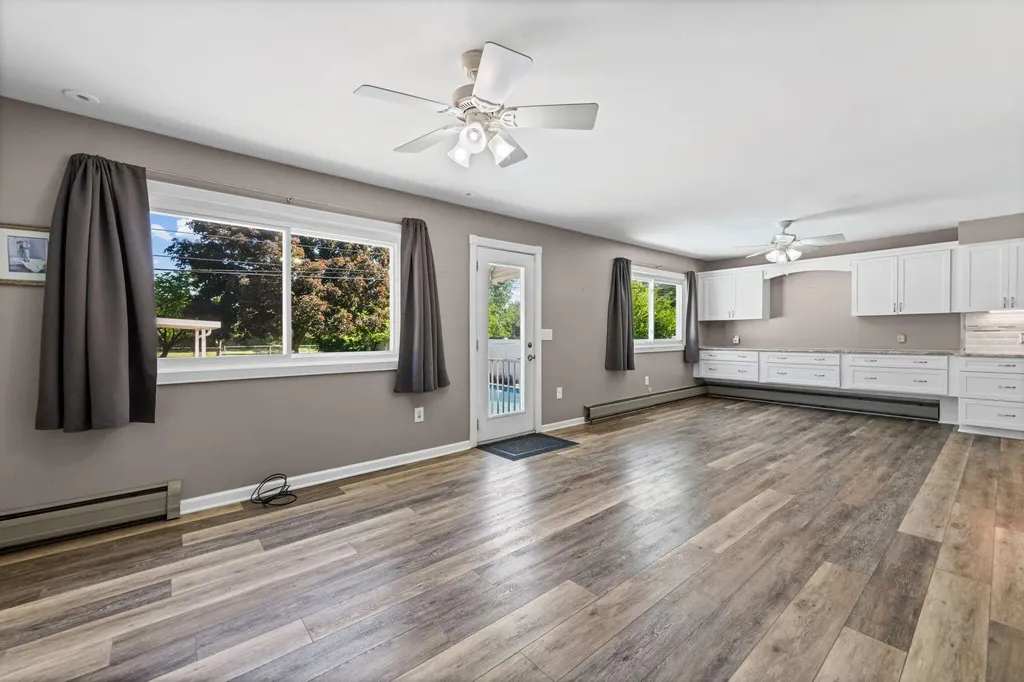 29932 John Hauk Street Garden City City MI 48135