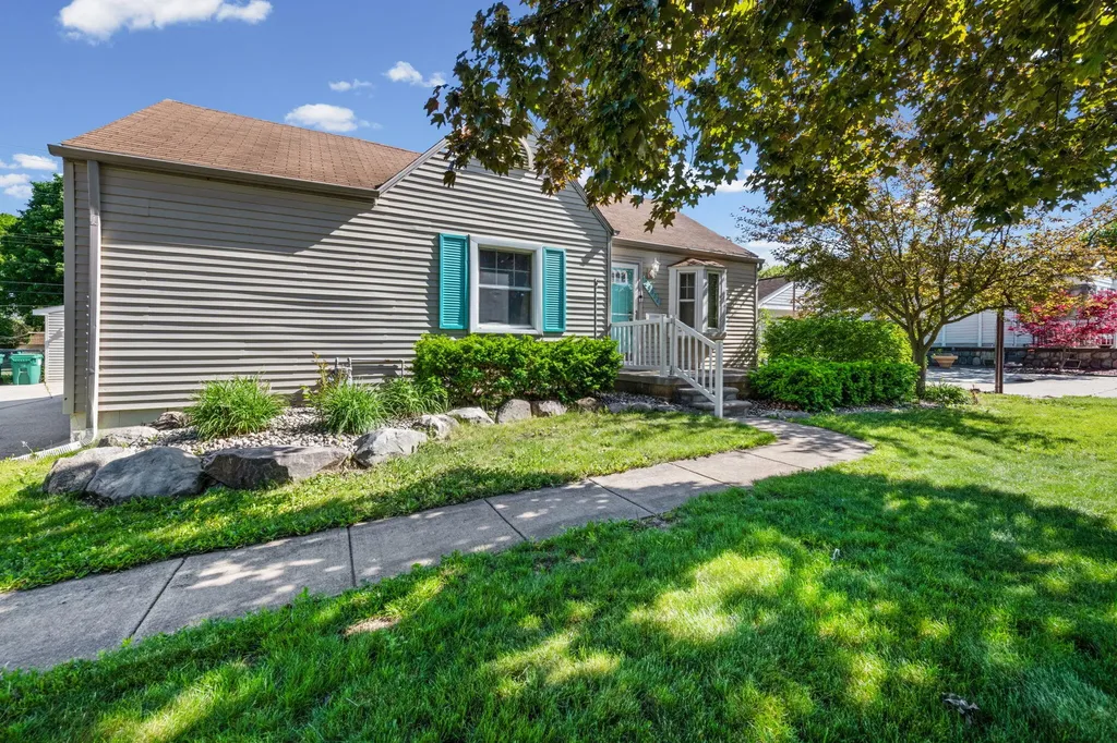 29932 John Hauk Street Garden City City MI 48135