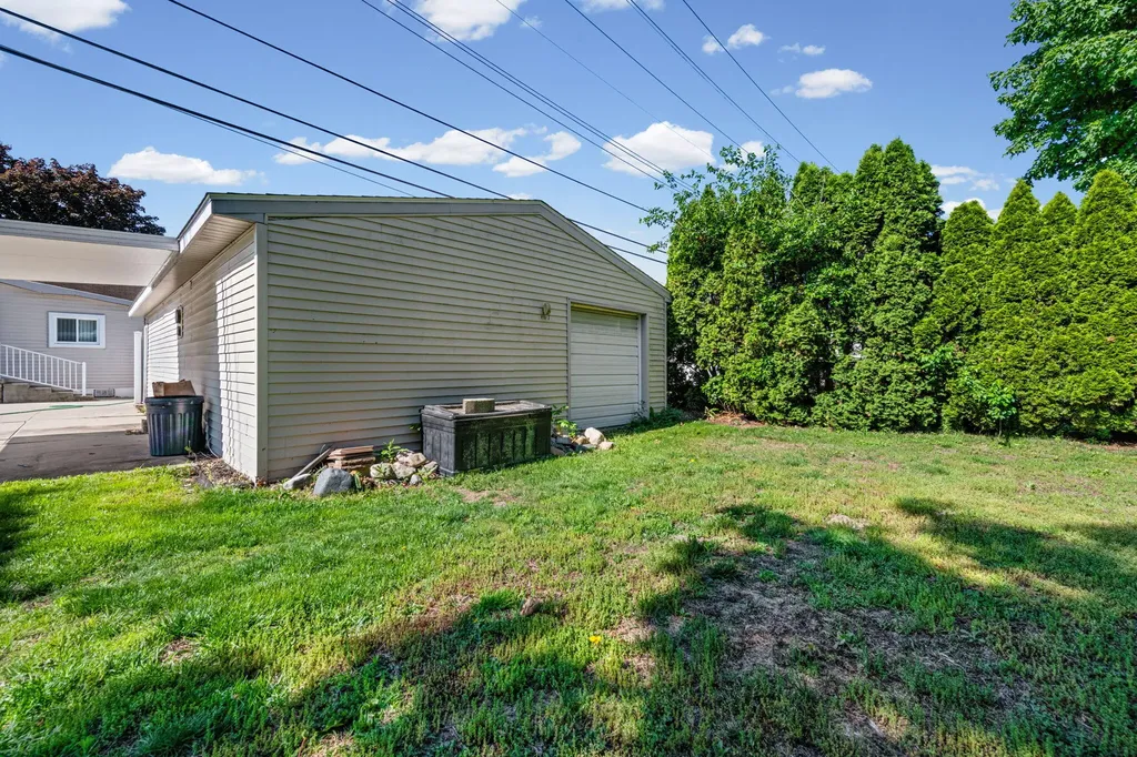 29932 John Hauk Street Garden City City MI 48135