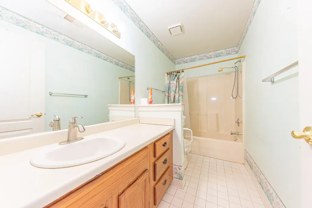 35868 Castlewood Court Westland City MI 48185
